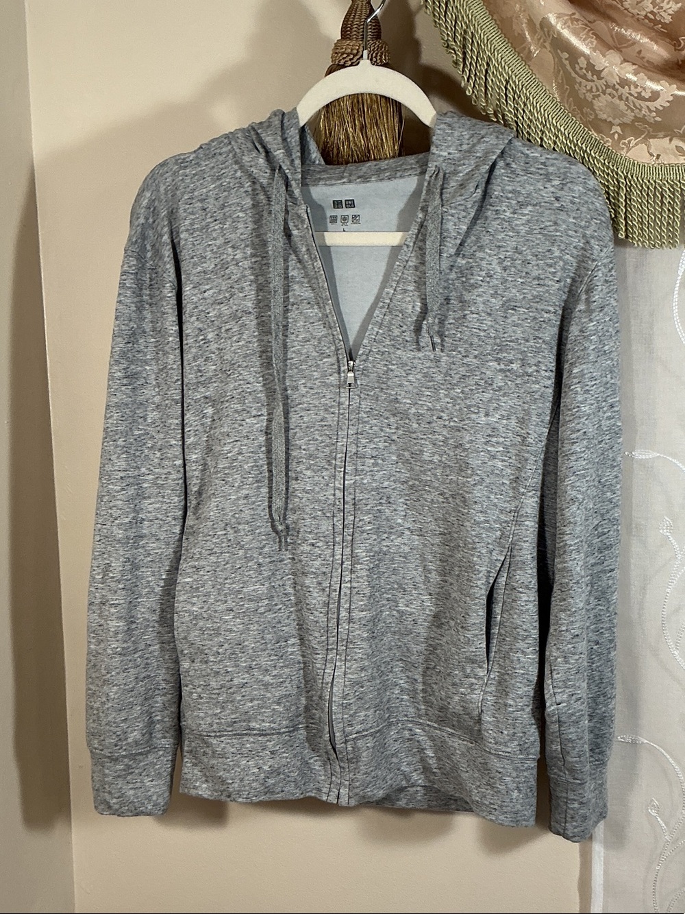 Uniqlo Women’s Heather Gray AIRism UV Protection Full Zip Hoddie Sz L Quick Dry
